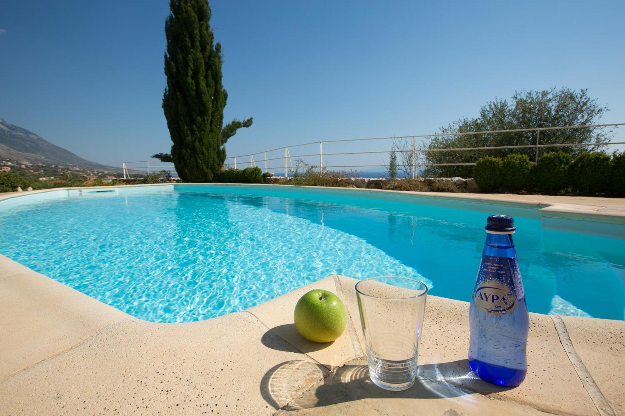 Ideales Resort Mousata Værelse billede